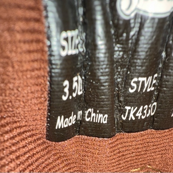 Justin Children's Rush Junior Saddle
Cowhide Tan Western Boots NWOT - Picture 7 of 8